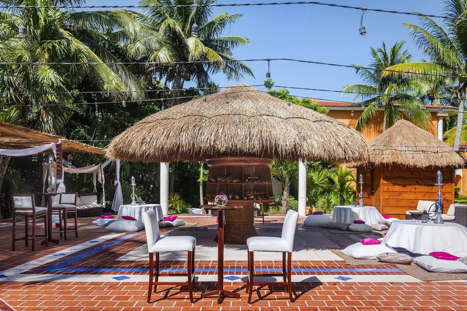 MAYA LOUNGE
