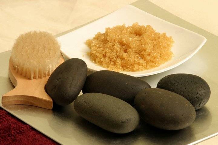 Customize your spa treatment with Hot Stone massage or Body Treatment with Aromatherapy