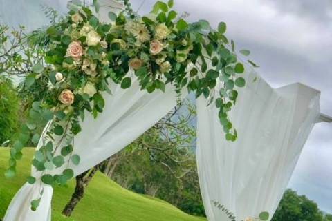 2 post draped arbor with florals