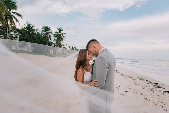 Romantic veil portrait