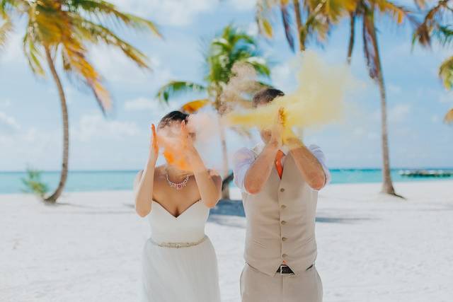 Don't Forget These Bridal Accessories On Your Wedding Day - Punta Cana  Photographer