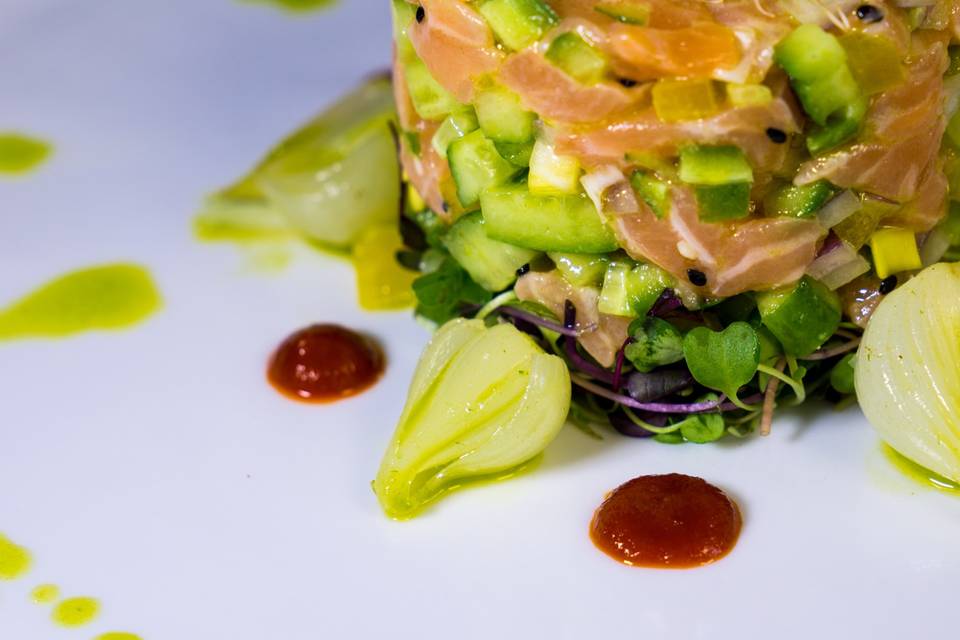 Salmon tartare