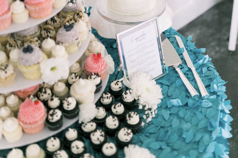 Gigi's Cupcakes and Cake