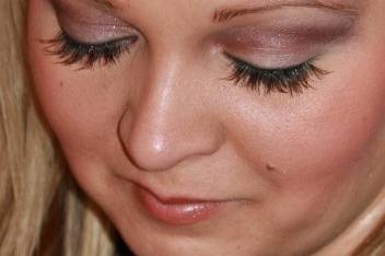 Make-up with Flair and Glamour by eDyTa