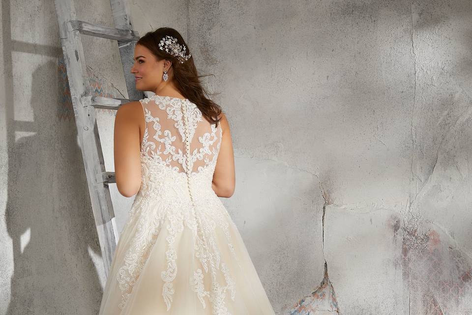 Another beautiful gown by Mori Lee to add to our Curvaceous Couture Collection!