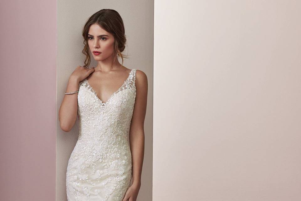 New arrival from Maggie Sottero! The Elora is beautiful!!