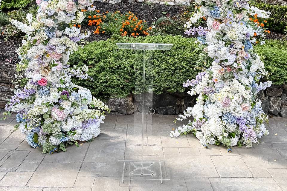 Wildfloral Pillars