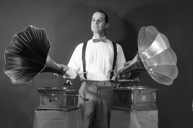Antique Phonograph DJ MAC