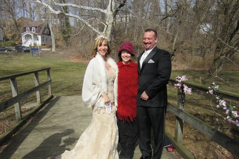 Simple winter wedding outside.