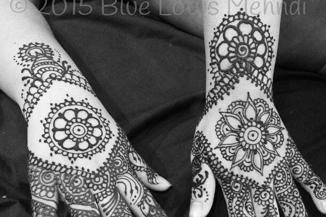 70+ Gorgeous Back Hand Mehndi Designs That Stole Our Hearts - Pyaari  Weddings