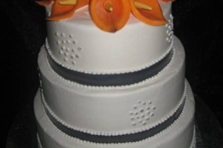 A closer look at the calla lilies from the Harley-Davidson themed wedding cake.