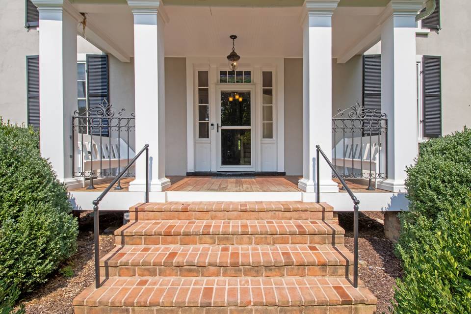Southern charm entryway