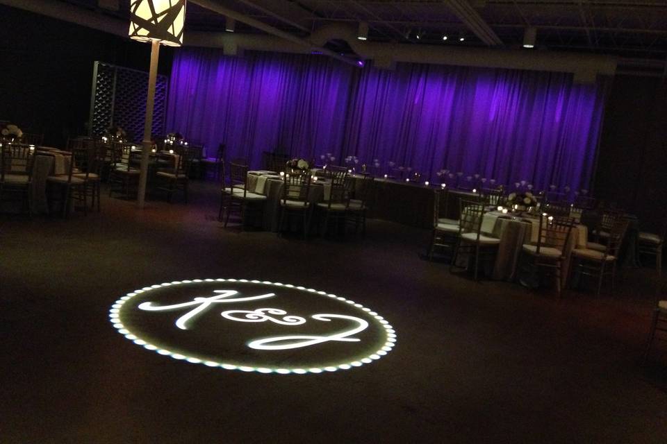 Purple & Off-White Pillars - Full Room
Boulevard Brewery - Kansas City, MO