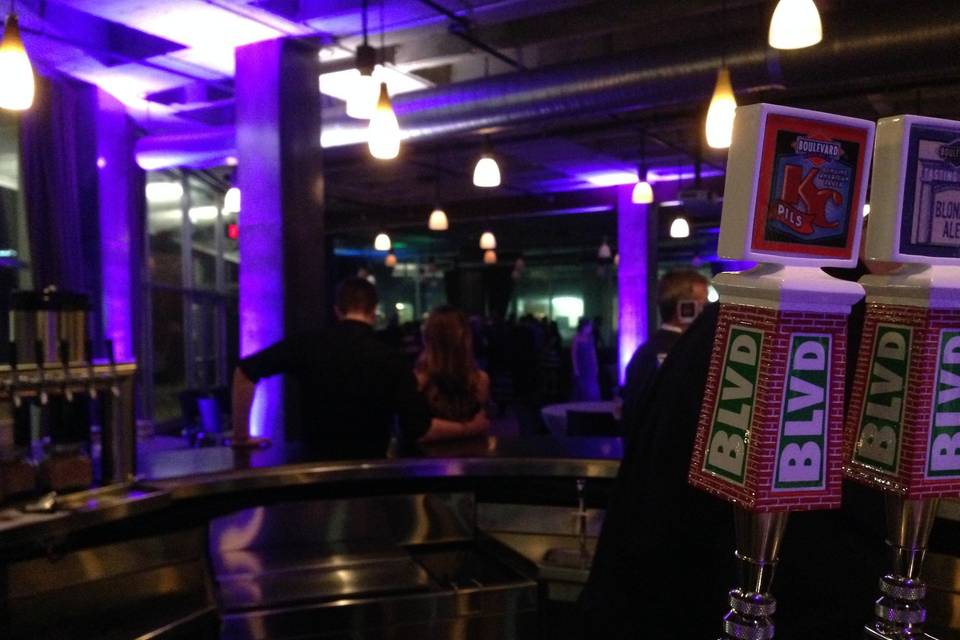 Purple & Off-White Pillars - Full Room
Boulevard Brewery - Kansas City, MO