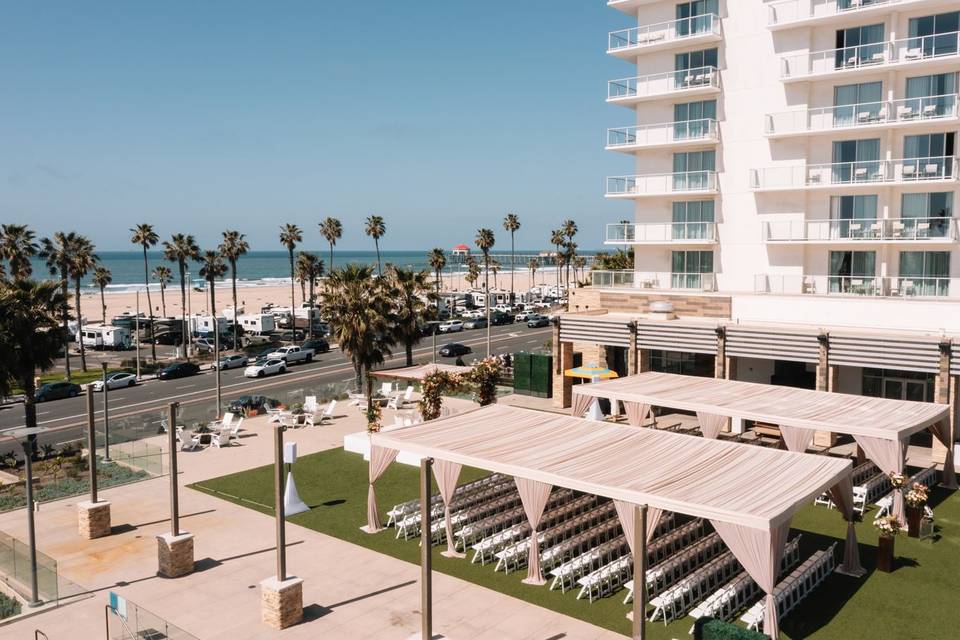 Sunset reception on Ocean Lawn
