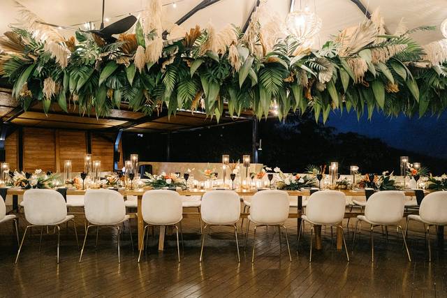 Tropical Chic Wedding Manuel Antonio, Costa Rica • Mil Besos