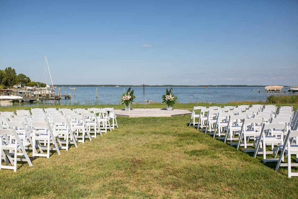 Groom boat ride before ceremon