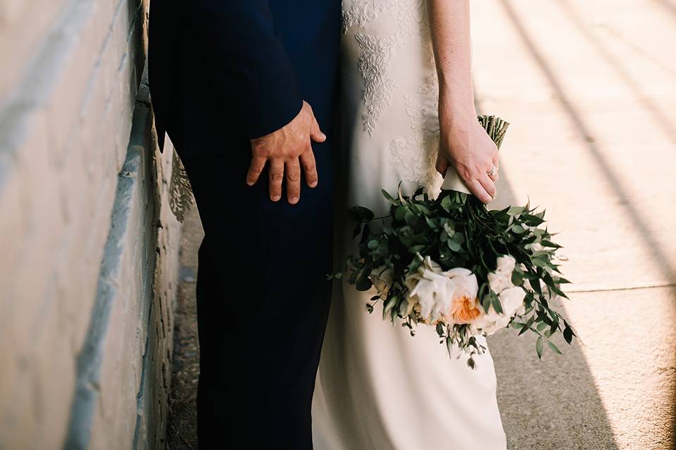 Kiss against the wall | Meagan Forbes Photography