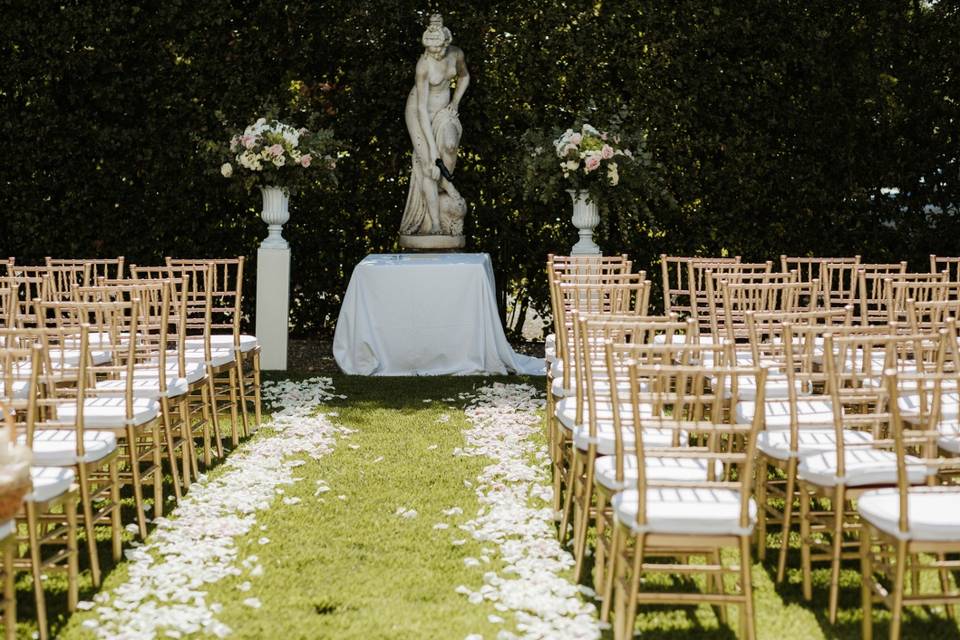 Ceremony decor Villa Cora