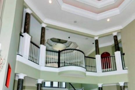 Royal Mansion