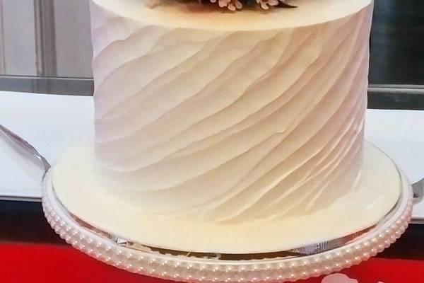 Diagonal textured buttercream