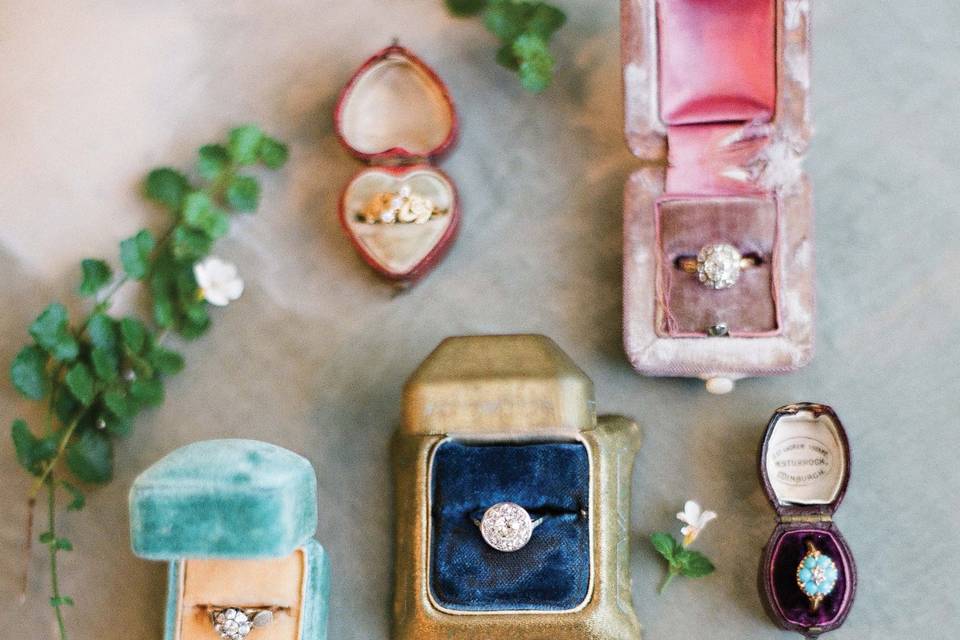 Sofia Kauffman Rings wedding and engagement rings featured in Flutter Magazine. Photo by Kristen Beinke