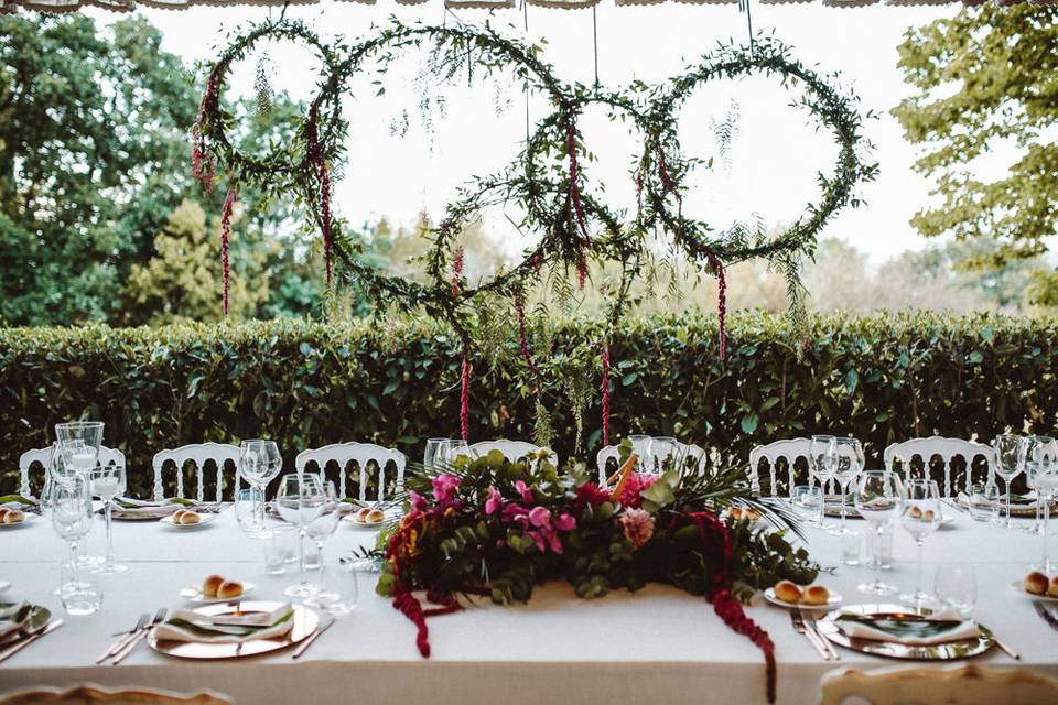 Backdrop Bride & Groom table