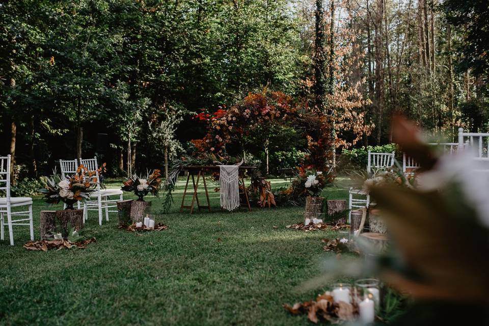 Boho & Wild Ceremony