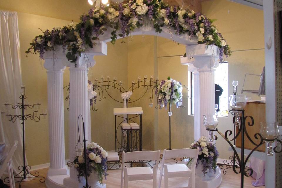 Intimate ceremony decor