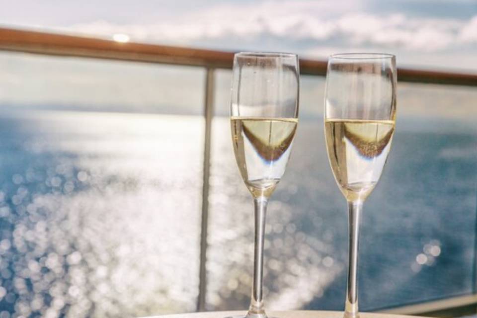 Cheers from Sea