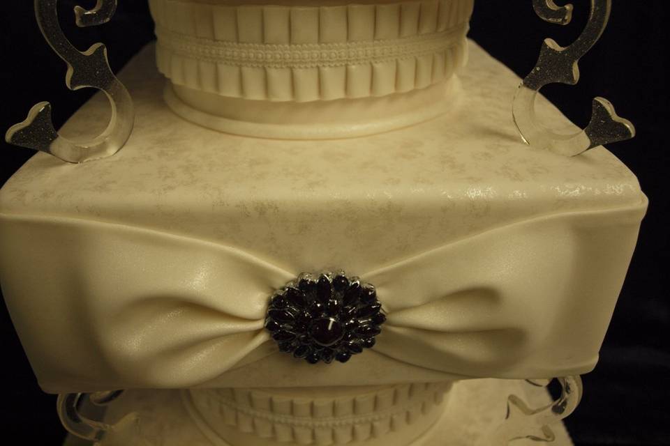 Pleated ribbon cake