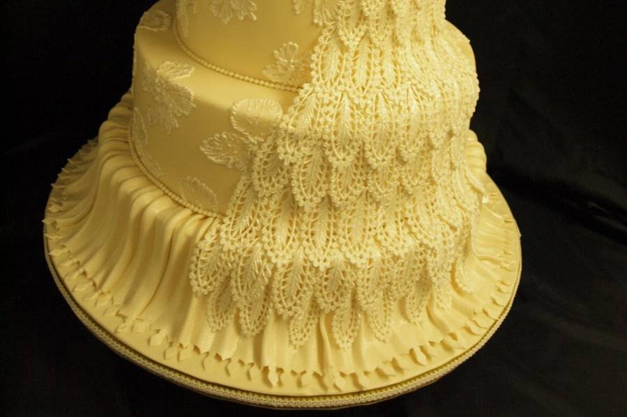 Elegant wedding cake