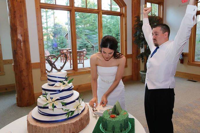 Surprise groom's cake