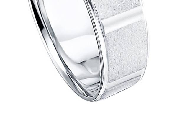 This plain and classic comfort fit wedding band feature white gold center with ridges on both sides and shiny yellow gold step edges crafted in 14k gold.