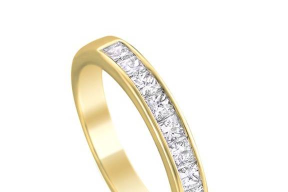 This 14k white gold wedding band features a stylish diagonal design with satin finish through the center. Comfort fit and available in any size or width.