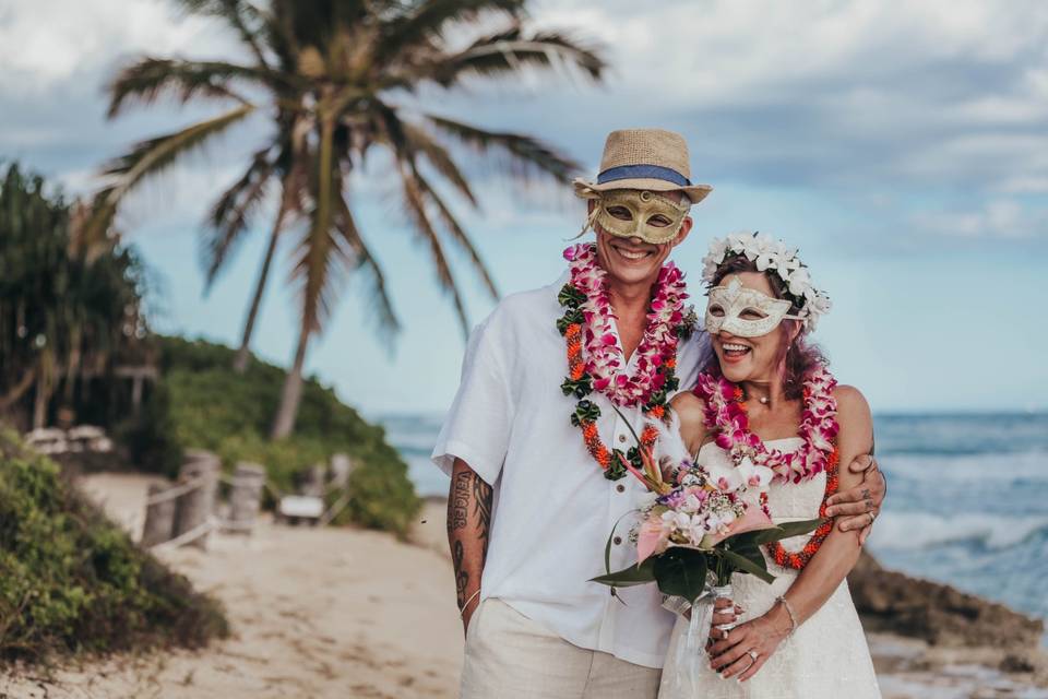 Knots & Shots Hawaii Wedding
