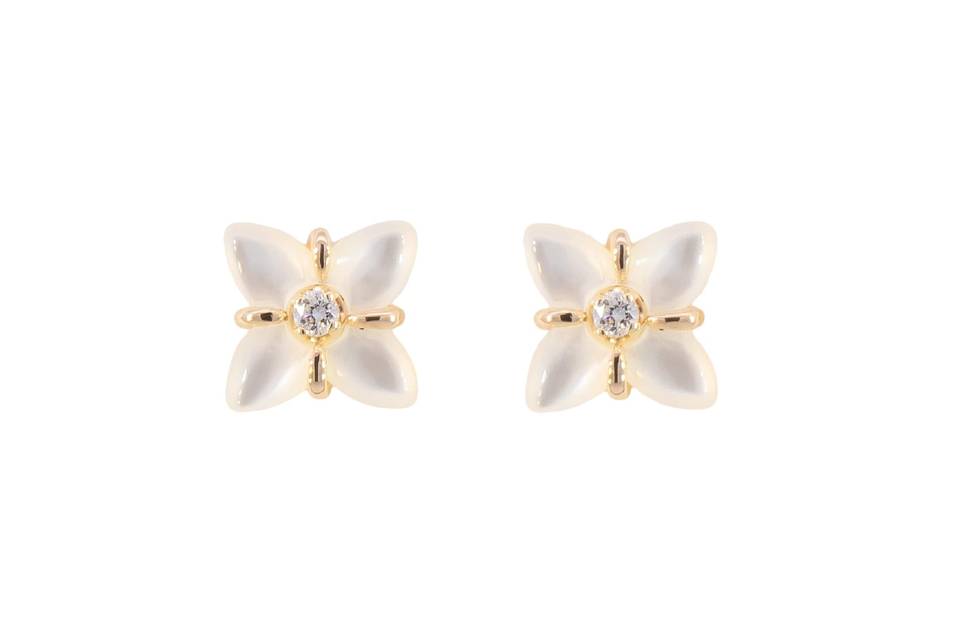 Mother of Pearl Diamond Posts