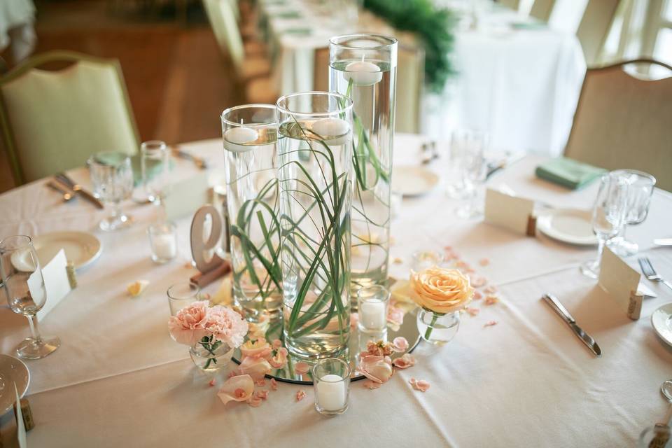 Candlelight centerpieces