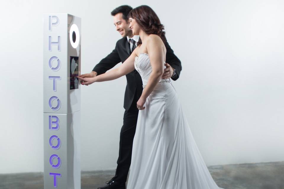 Starlight Photo Booth - Photo Booth - San Diego, CA - WeddingWire