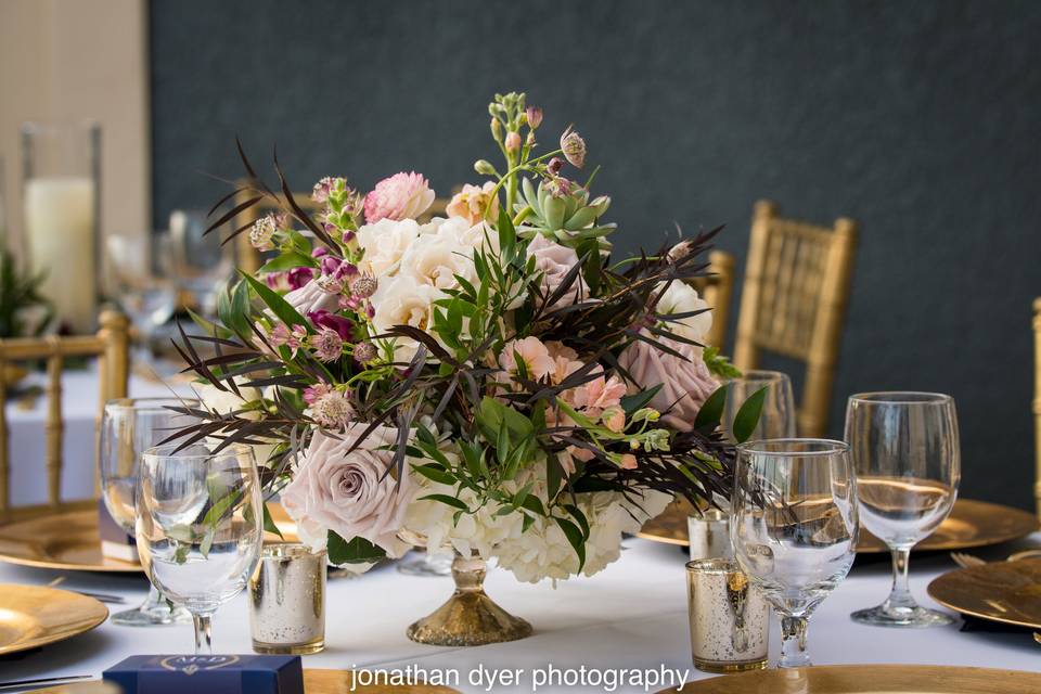 2Birds Floral  centerpiece