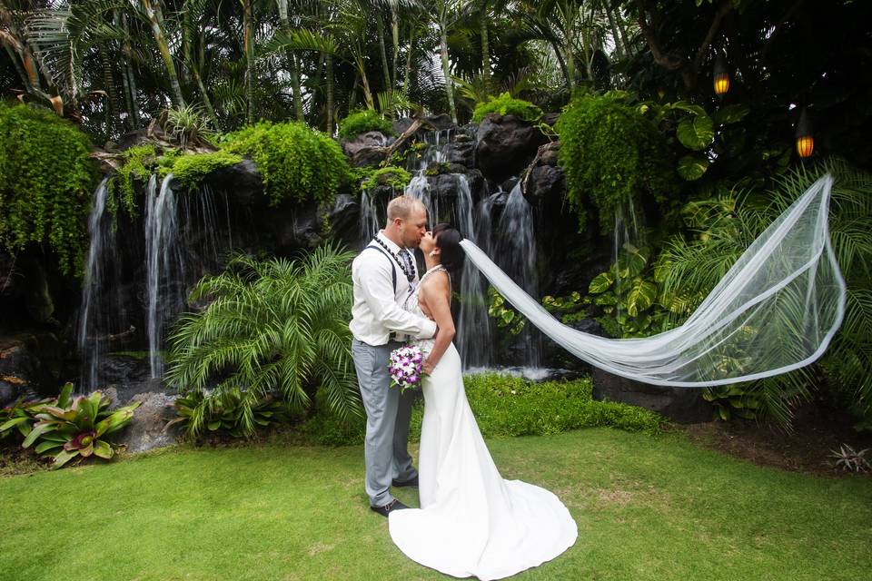 Oahu Hawaii honeymoon photos