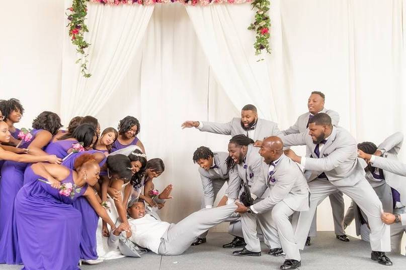 Couple with bridesmaid and groomsmen