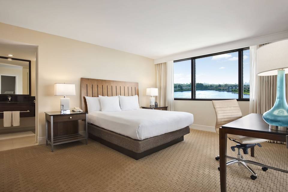 King Suite with Lagoon View