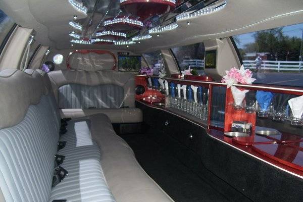 Royalty Limousines Inc.