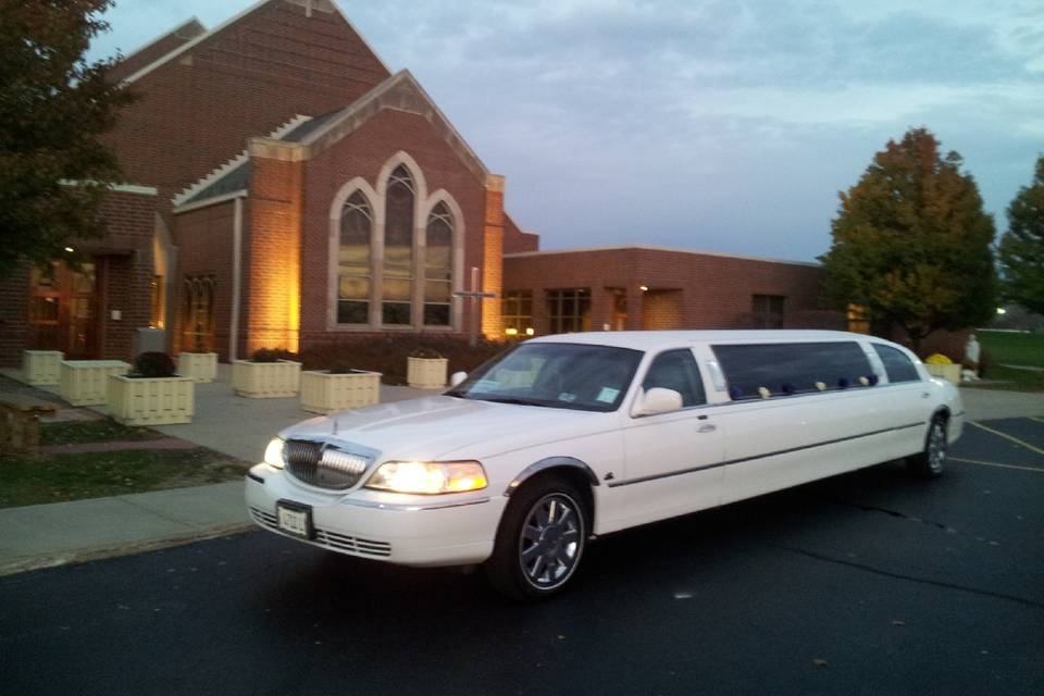 Royalty Limousines Inc.