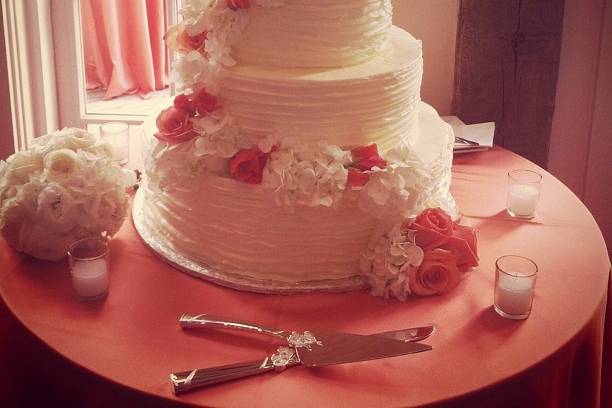 Romantic pink and white floral cake