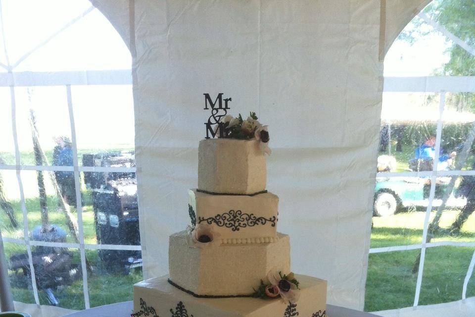 Sophisticated straight-edged wedding cake
