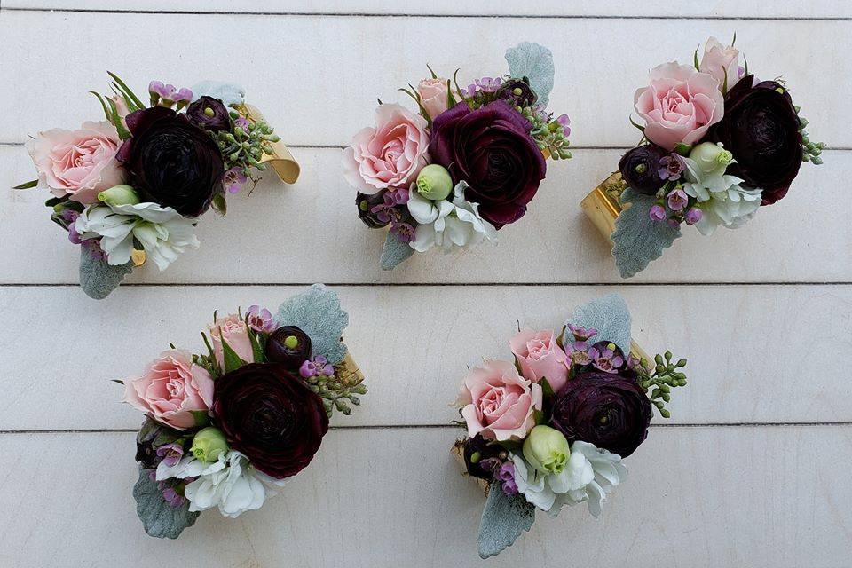 Cuff corsage