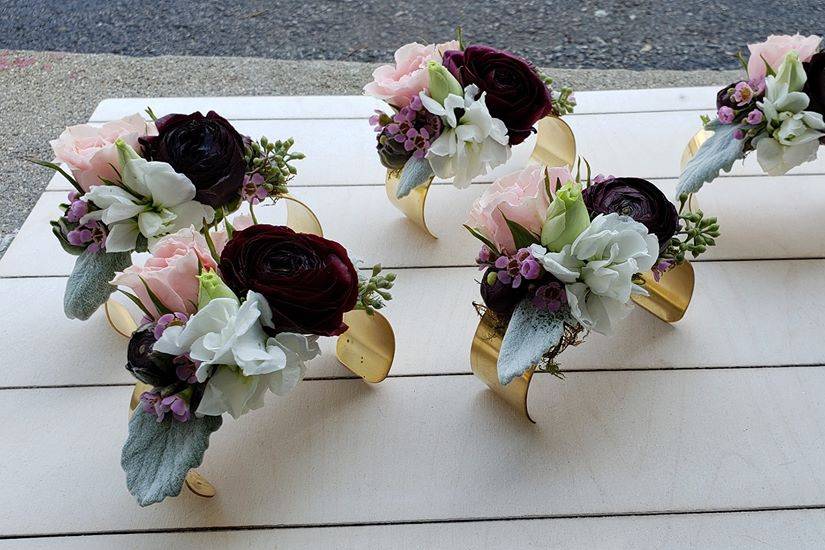 Cuff corsage