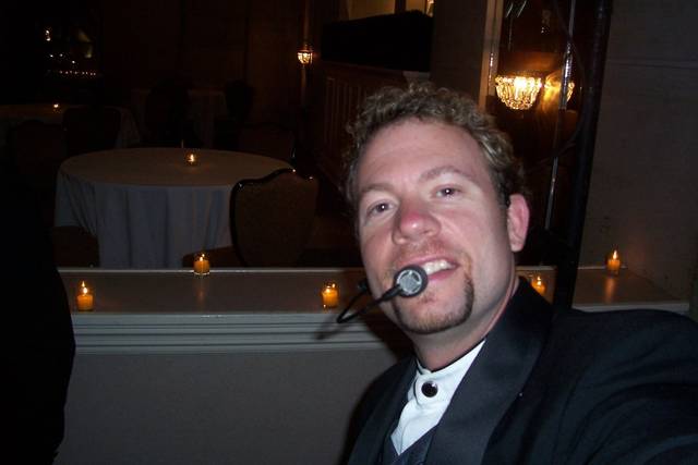 DJ Lee Waddell Musical Host Services